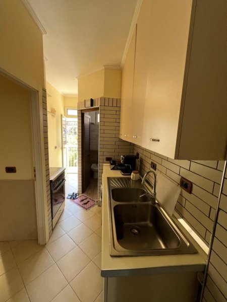Tirane, jap me qera 1+1+Ballkon , 450 € (Siri Kodra Rruga GJON MILI)