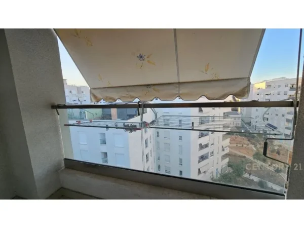 Tirane, jepet me qera apartament 2+1 Kati 8, 105 m² 800 € (Kompleksi Magnet)