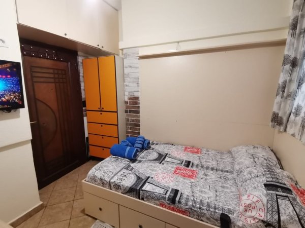 Tirane, jepet me qera garsonier Kati 1, 30 m² 360 € (Rr.5 Maji/Rr.Gani Strazimiri)