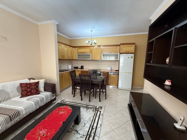 Tirane, jepet me qera apartament 2+1+Ballkon Kati 2, 98 m² 400 € 