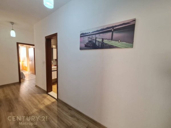 Tirane, jepet me qera apartament 2+1 Kati 8, 115 m² 800 € (ZOGU I ZI)