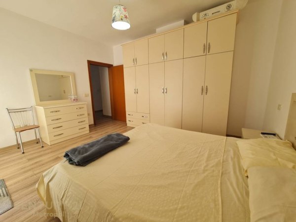 Tirane, jepet me qera apartament 2+1 Kati 8, 115 m² 800 € (ZOGU I ZI)