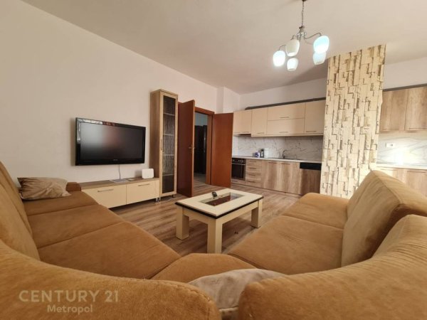 Tirane, jepet me qera apartament 2+1 Kati 8, 115 m² 800 € (ZOGU I ZI)