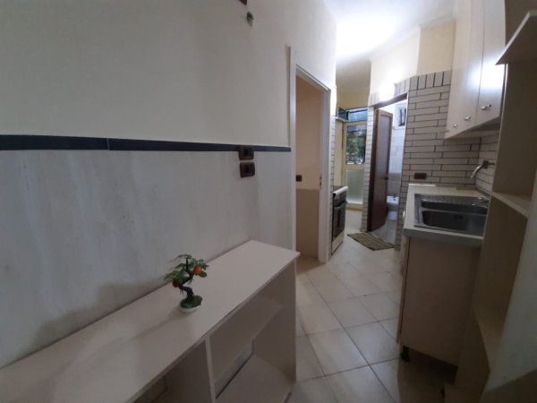 Tirane, jepet me qera apartament 1+1 Kati 2, 60 m² 460 € (Rruga Gjon Mili)