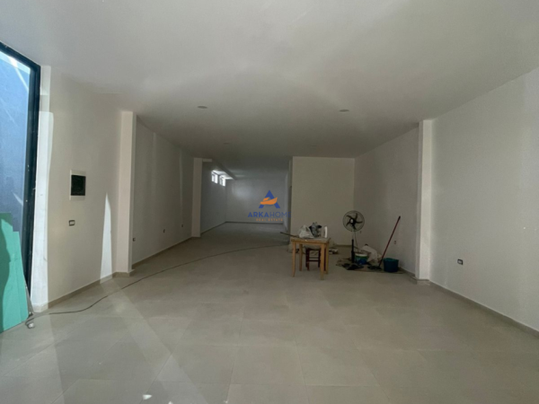 Tirane, jepet me qera ambjent biznesi Kati 0, 110 m² 2.500 € (BULEVARDI GJERGJ FISHTA)