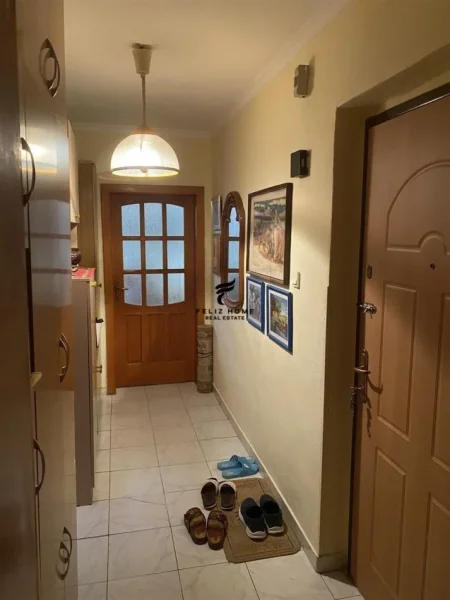 Tirane, shitet apartament 1+1 Kati 4, 50 m² 102.000 € (Ali Demi)