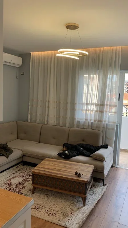 Tirane, jepet me qera apartament 2+1+Ballkon Kati 3, 70 m² 700 € (DON BOSKO)