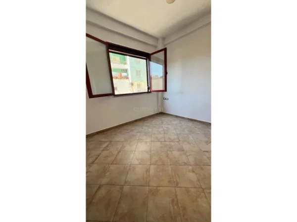Tirane, shitet apartament 3+1 Kati 1, 93 m² 128.000 € (Misto Mame)