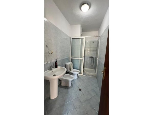 Tirane, shitet apartament 3+1 Kati 1, 93 m² 128.000 € (Misto Mame)