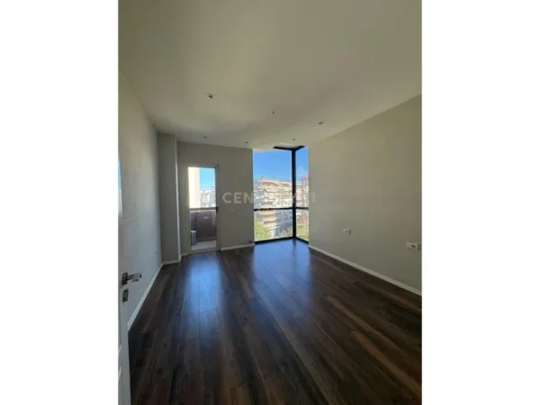 Tirane, jepet me qera apartament 2+1 Kati 5, 100 m² 550 € (Astir)