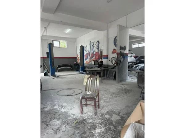 Tirane, shitet ambjent biznesi Kati 0, 740 m² 31.000 € (MEZEZ)