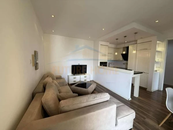 Tirane, jepet me qera apartament 2+1 Kati 5, 100 m² 550 € 