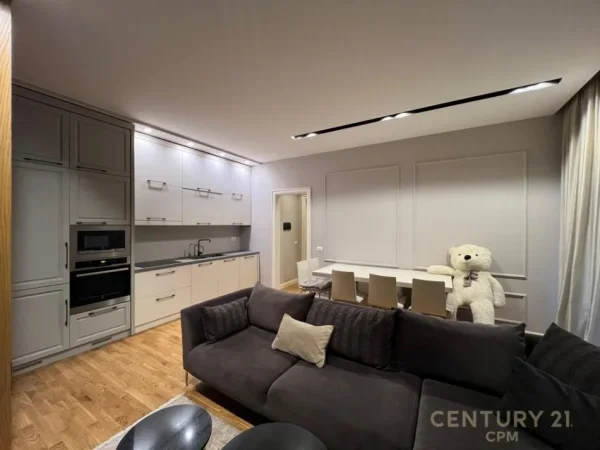 Tirane, jepet me qera apartament 1+1 Kati 1, 70 m² 700 € (Kopshti Botanik)