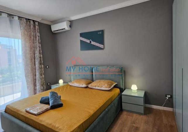 Tirane, jepet me qera apartament 1+1+Ballkon Kati 3, 65 m² 65 € (Pazari i Ri)