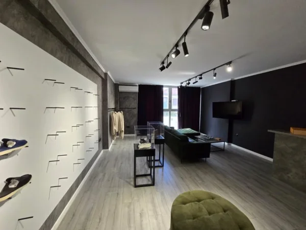 Tirane, shitet ambjent biznesi Kati 1, 59 m² 135.000 € (Pazari i ri)