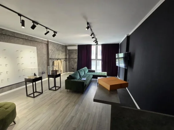 Tirane, shitet ambjent biznesi Kati 1, 59 m² 