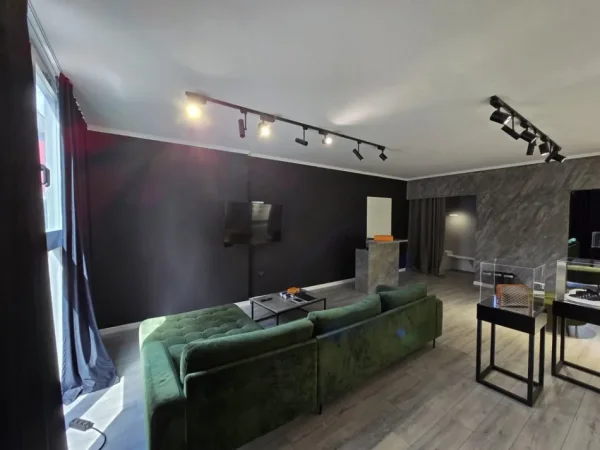 Tirane, shitet ambjent biznesi Kati 1, 59 m² 