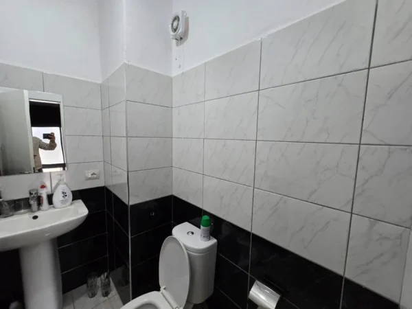 Tirane, shitet ambjent biznesi Kati 1, 59 m² 