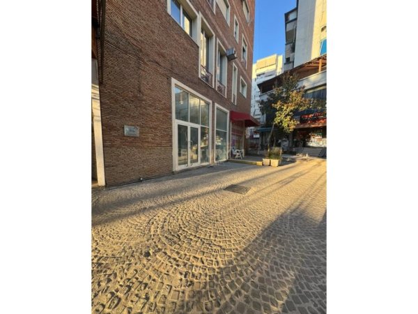 Tirane, shitet ambjent biznesi Kati 0, 166 m² 1.150.000 € (Delijorgji)