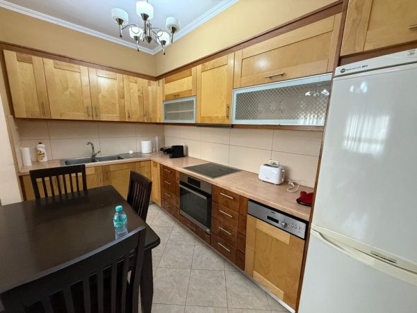 Tirane, jepet me qera 2+1+Aneks+Ballkon Kati 1, 100 m² 400 € 
