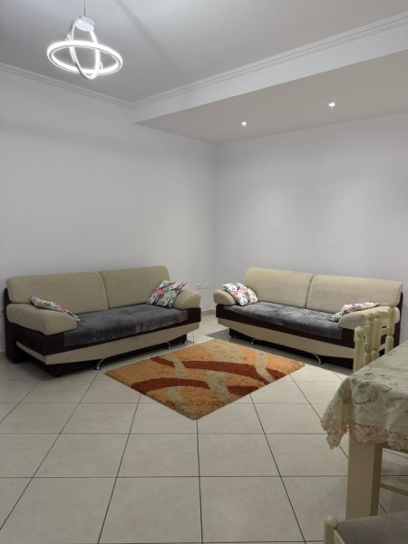 Tirane, jepet me qera apartament 2+1+Ballkon , 120 m² 600 € 