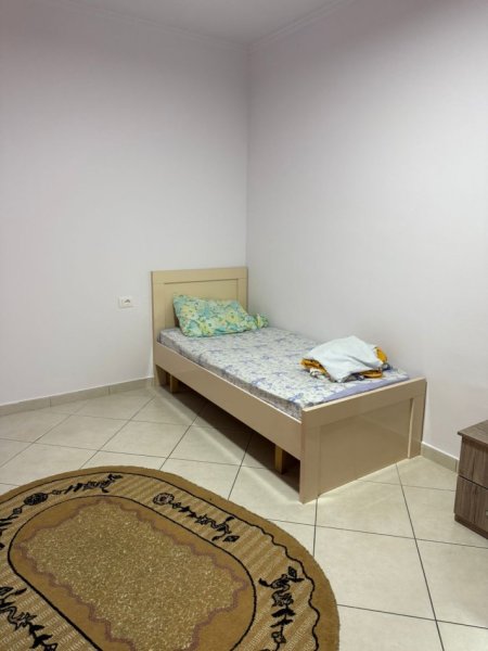 Tirane, jepet me qera apartament 2+1+Ballkon , 120 m² 600 € 