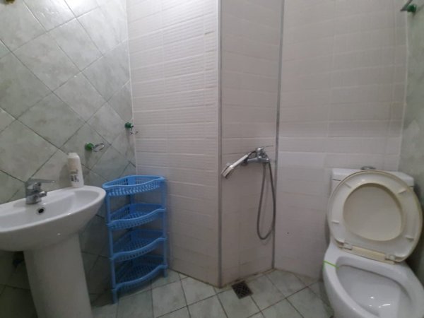 Tirane, jap me qera apartament 1+1 Kati 2, 55 m² 450 € (5 Maj Rruga Besim Fagu)