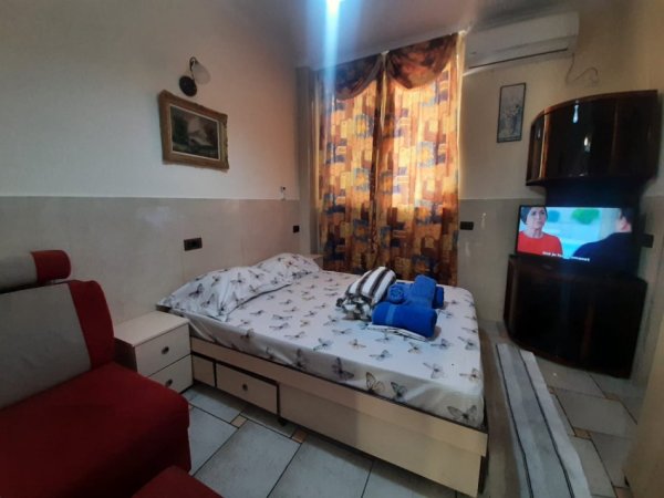 Tirane, jap me qera apartament 1+1 Kati 2, 60 m² 450 € (5 Maj Rruga Besim Fagu)