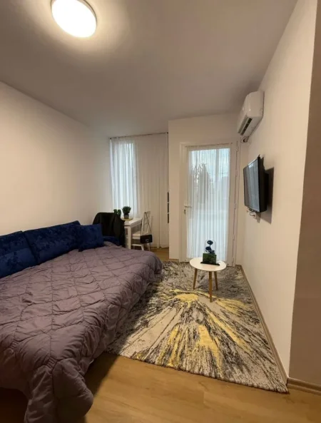 Tirane, jepet me qera garsonier Kati 2, 35 m² 350 € (FUSHA E AVIACIONIT)