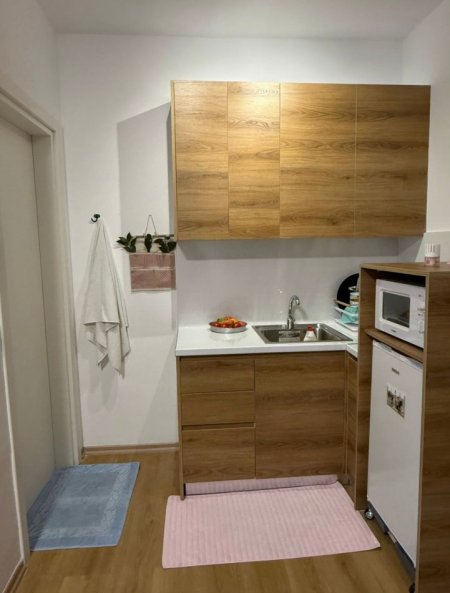 Tirane, jepet me qera garsonier Kati 2, 35 m² 350 € (FUSHA E AVIACIONIT)