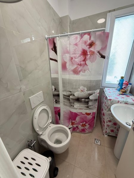 Tirane, jepet me qera garsonier Kati 2, 35 m² 350 € (FUSHA E AVIACIONIT)