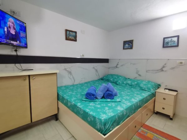 Tirane, jap me qera garsonier 1+1 Kati 1, 40 m² 360 € (5 Maj)