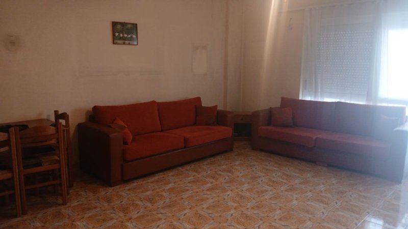 Tirane, jepet me qera apartament 1+1+Ballkon Kati 3, 68 m² 550 € (Pas Karburat Kastrati ,Myslym Shyri, Tiranë.)