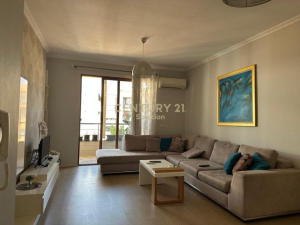 Tirane, jepet me qera apartament 3+1+Aneks+Ballkon Kati 9, 132 m² 600 € (Astir)