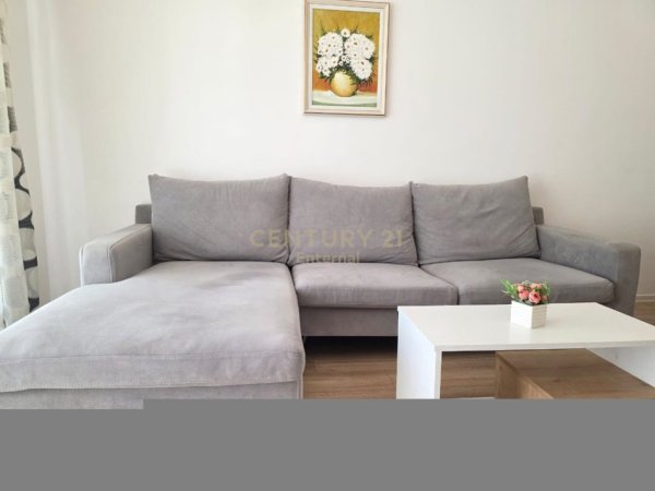 Tirane, jepet me qera apartament 2+1 Kati 2, 89 m² 750 € (21 Dhjetori)