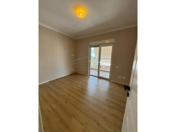 Tirane, shitet apartament 1+1 Kati 7, 70 m² 145.000 € (OXHAKU)