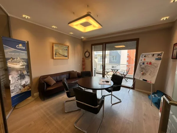 Tirane, jepet me qera zyre Kati 7, 100 m² 2.000 € 