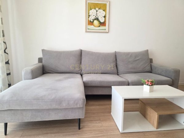 Tirane, jepet me qera apartament 2+1+Aneks+Ballkon Kati 2, 86 m² 750 € (Rr. Muhamet Gjollesha)