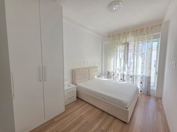Tirane, jepet me qera apartament 2+1+Aneks+Ballkon Kati 2, 86 m² 750 € (Rr. Muhamet Gjollesha)