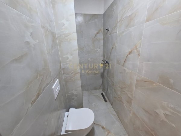 Tirane, jepet me qera apartament 2+1+Aneks+Ballkon Kati 2, 86 m² 750 € (Rr. Muhamet Gjollesha)