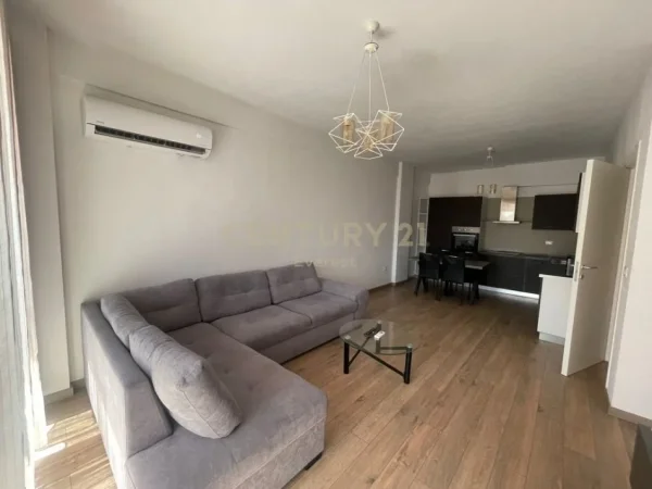 Tirane, jepet me qera apartament 1+1 Kati 5, 70 m² 800 € (Foleja e Gjelber, Rruga Muhamet Gjollesha)
