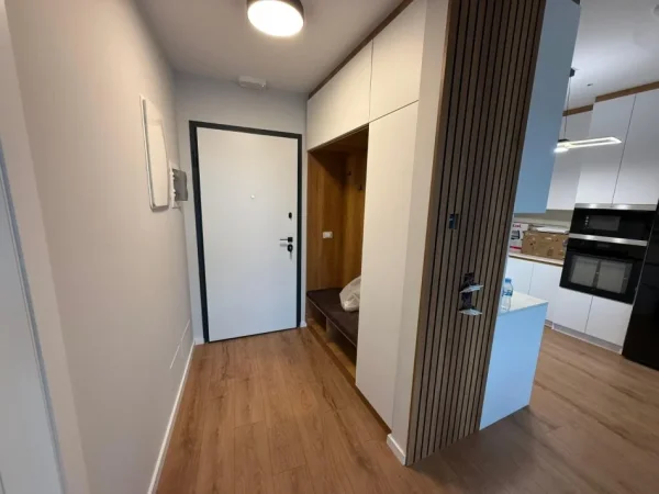Tirane, jepet me qera apartament 2+1+Ballkon Kati 10, 128 m² 1.700 € (Lake View)