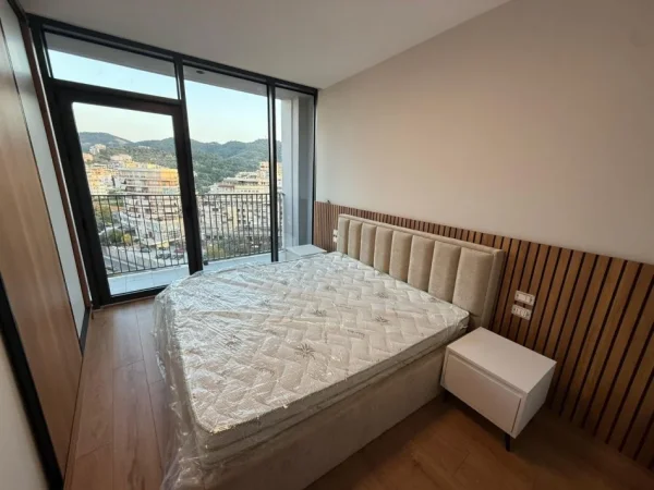 Tirane, jepet me qera apartament 2+1+Ballkon Kati 10, 128 m² 1.700 € (Lake View)
