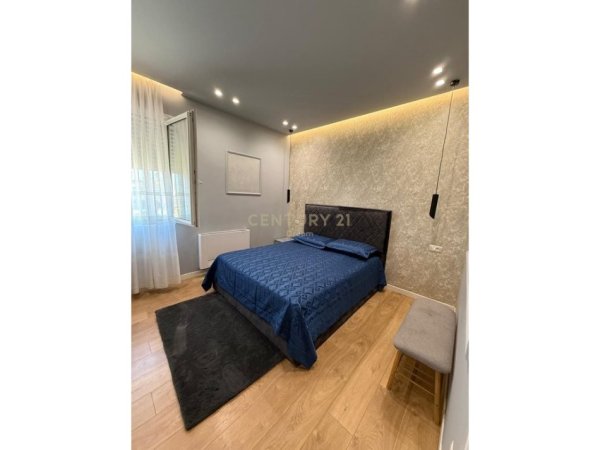 Tirane, shitet apartament+verande | Penthouse 3+1+Ballkon Kati 3, 210 m² (Liqeni i Thate)