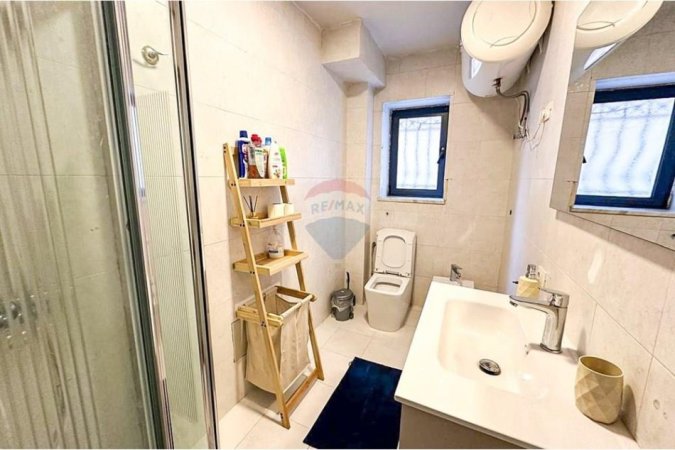 Tirane, jepet me qera apartament 2+1+Ballkon , 85 m² 600 € (Garda)