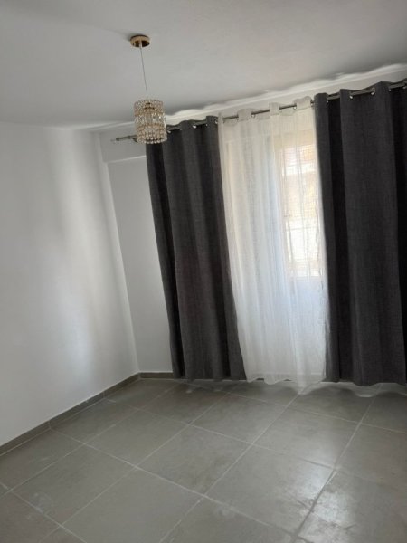 Tirane, jepet me qera apartament 2+1+Ballkon Kati 7, 100 m² 700 € (teodor keko)