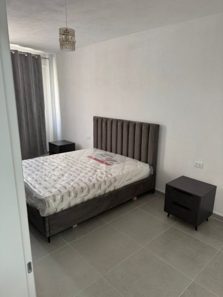 Tirane, jepet me qera apartament 2+1+Ballkon Kati 7, 100 m² 700 € (teodor keko)