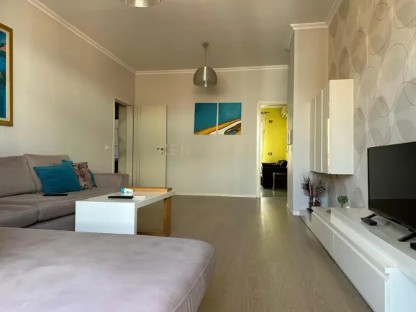 Tirane, jepet me qera apartament Kati 9, 132 m² 600 € (Astir)