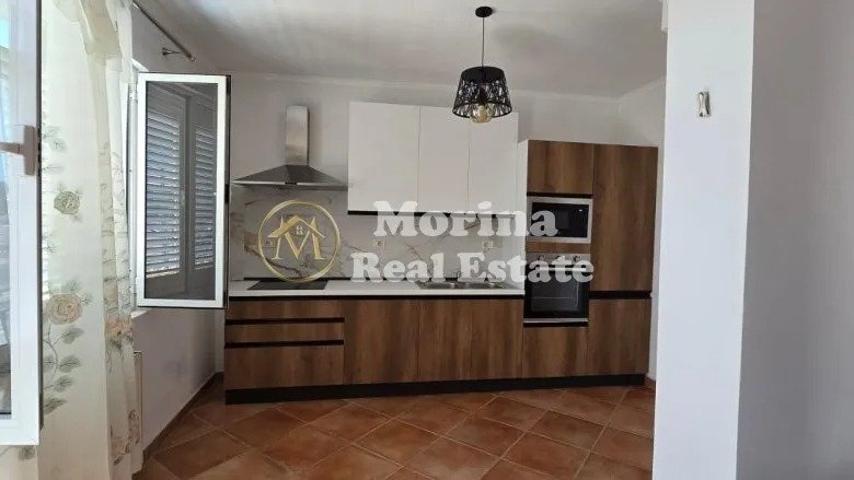 Tirane, jepet me qera apartament duplex Dublex Kati 2, 140 m² 700 € (Qytet Studenti)