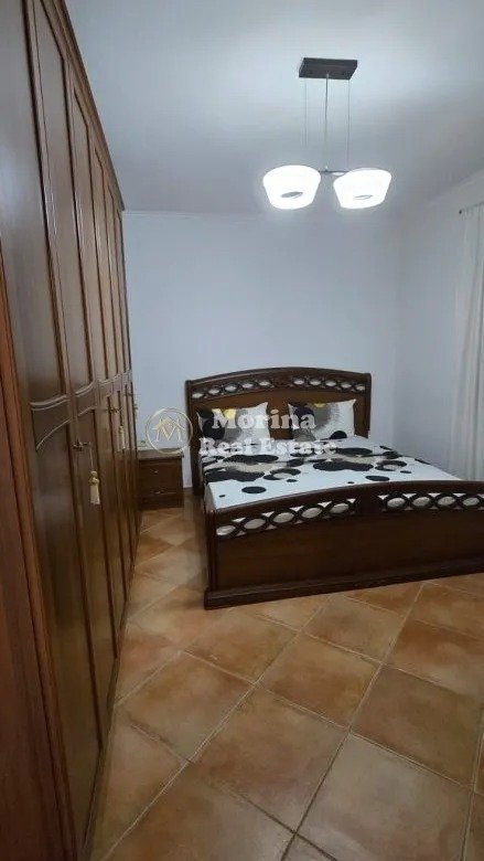 Tirane, jepet me qera apartament duplex Dublex Kati 2, 140 m² 700 € (Qytet Studenti)